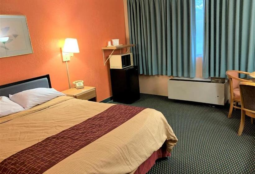 호텔 Red Carpet Inn & Suites