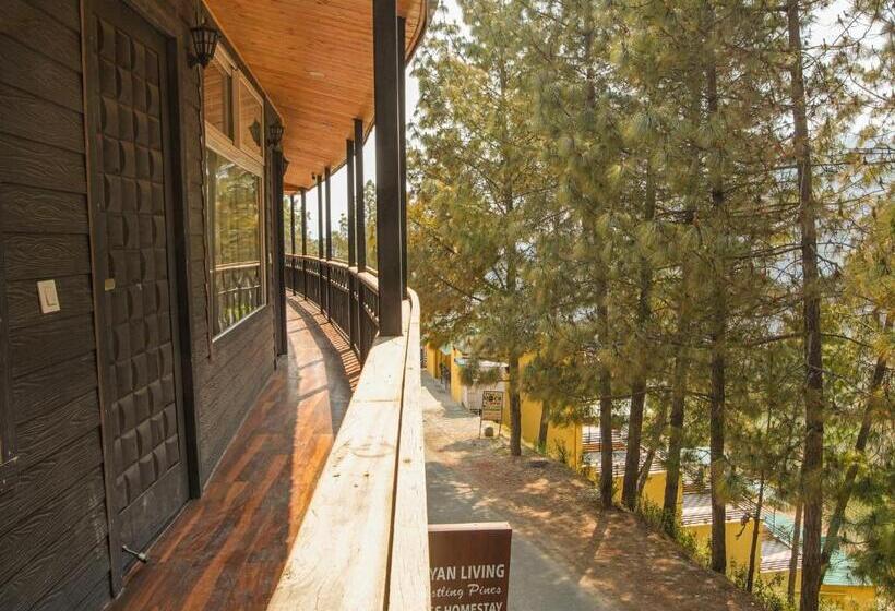 בית מלון כפרי Thehimalayanliving Whistling Pines