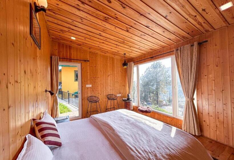 בית מלון כפרי Thehimalayanliving Whistling Pines