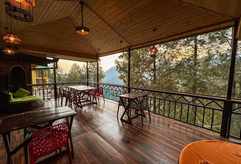 בית מלון כפרי Thehimalayanliving Whistling Pines