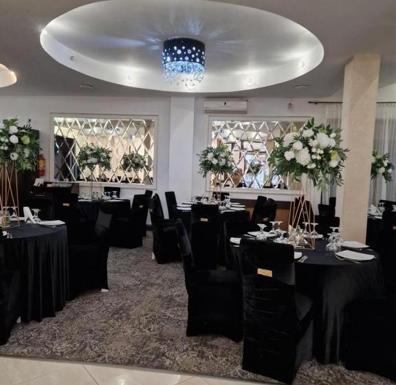 هتل Caprice Deluxe Accomodation