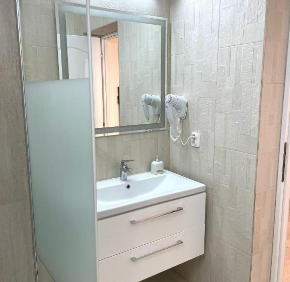 هتل Caprice Deluxe Accomodation