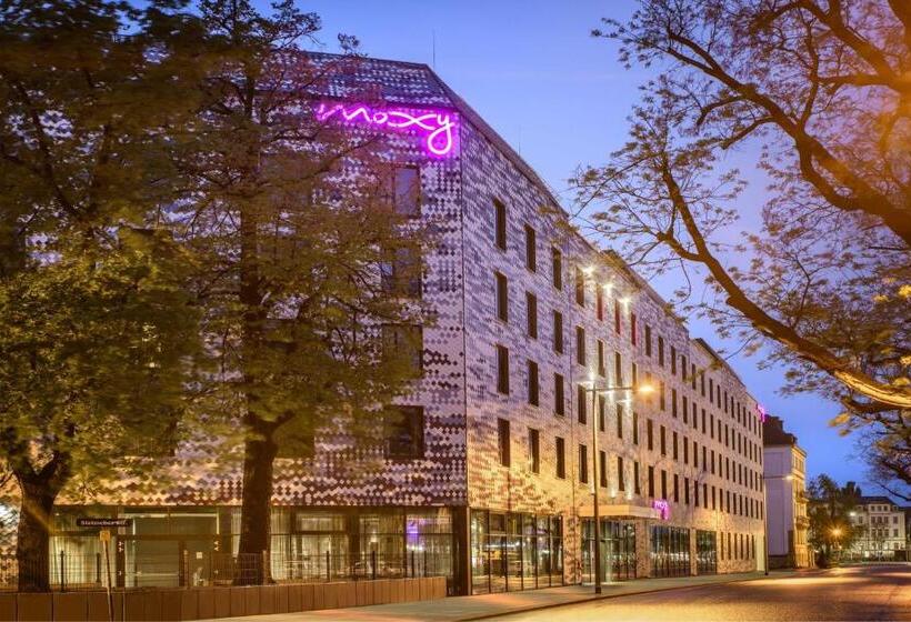 هتل Moxy Dresden Neustadt