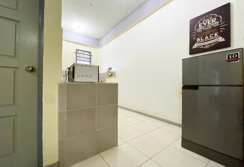 호텔 Oyo 90212 Anna Kota Apartment