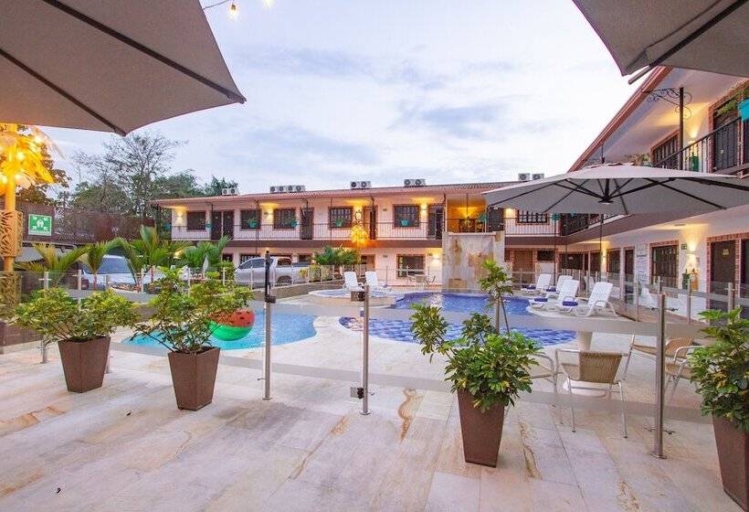 هتل Vanguardia Natural