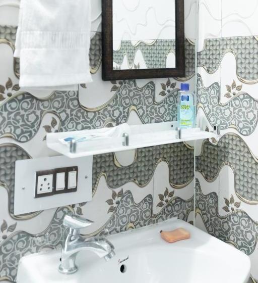 Mazel Tov Hostel Tirthan