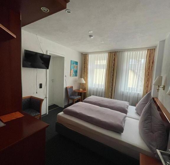 ペンション Cafe Moselterrasse