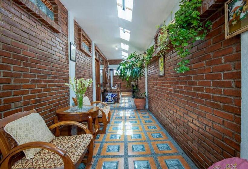 پانسیون Sekararum Butik Syariah Guesthouse