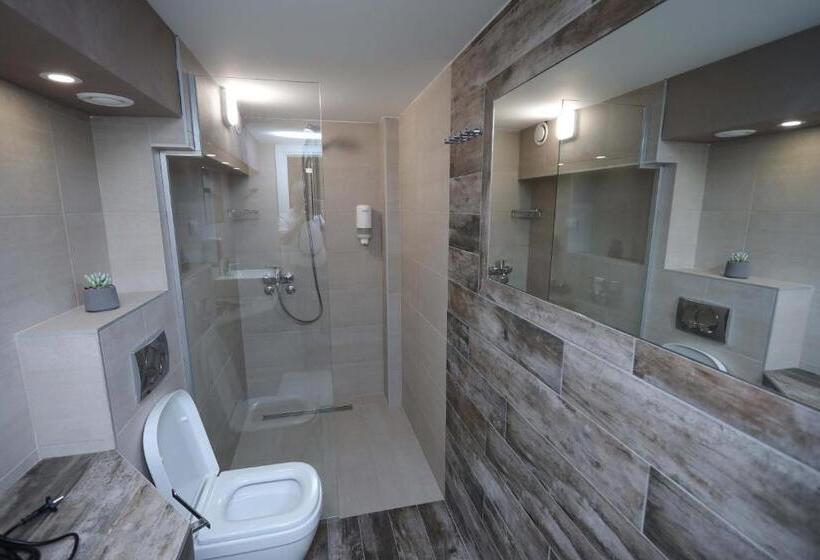 تختخواب و صبحانه Palace Megdan