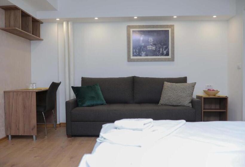 تختخواب و صبحانه Palace Megdan