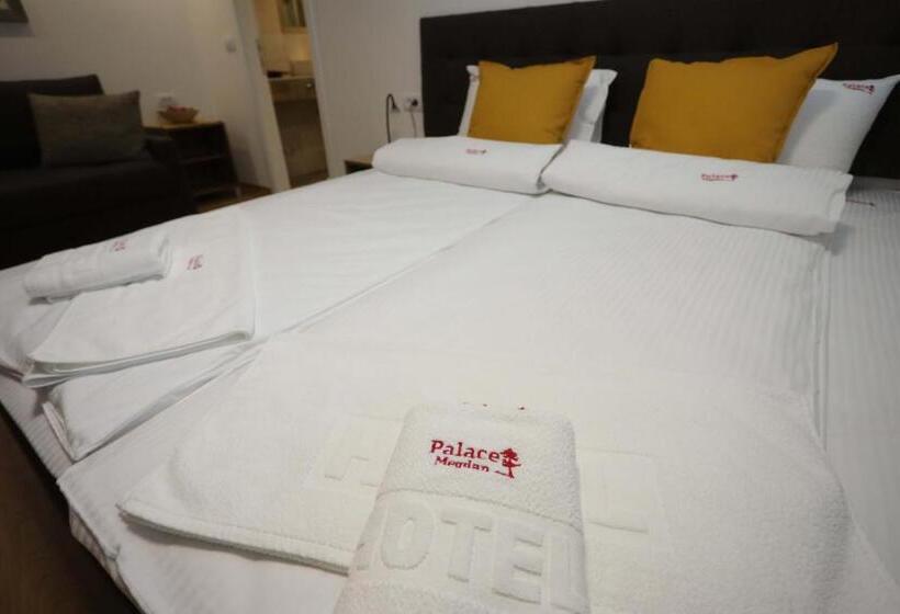 تختخواب و صبحانه Palace Megdan