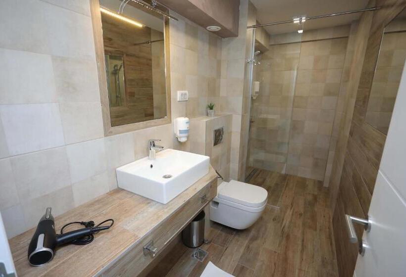 تختخواب و صبحانه Palace Megdan