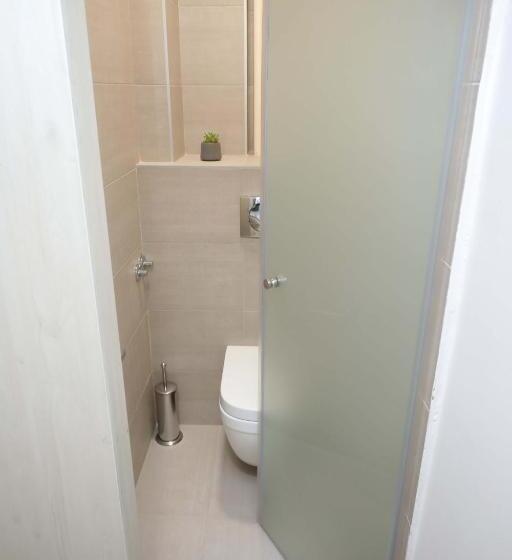 تختخواب و صبحانه Palace Megdan