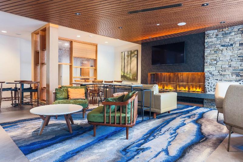 هتل Fairfield Inn & Suites Marquette