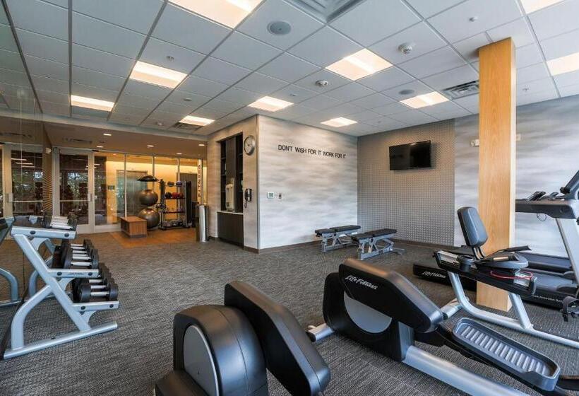 هتل Fairfield Inn & Suites Marquette