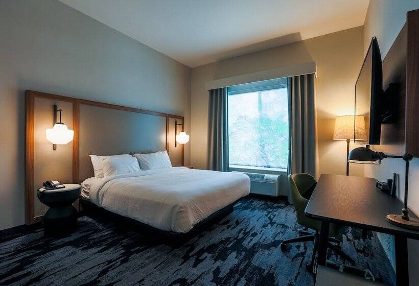 هتل Fairfield Inn & Suites Marquette
