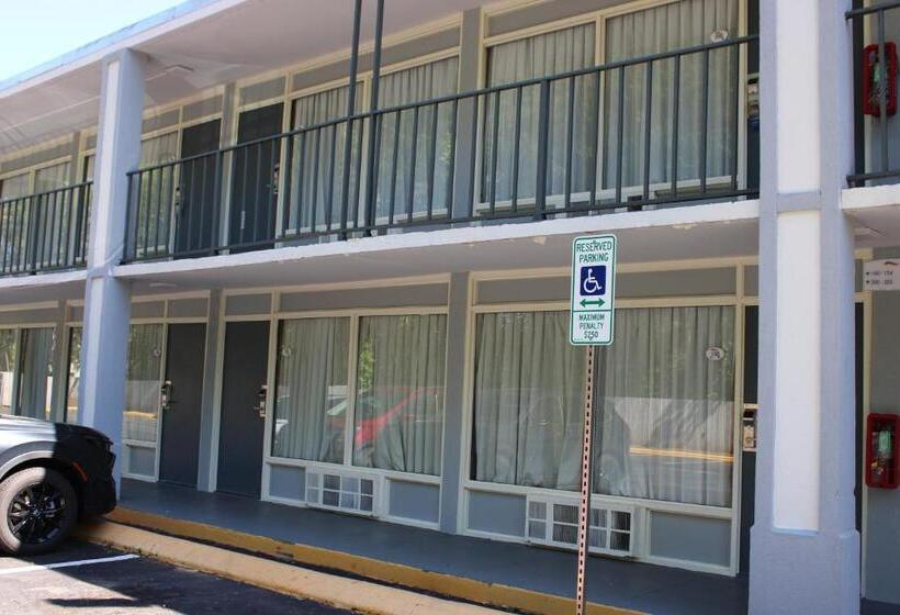 ホテル Super 8 By Wyndham Morganton