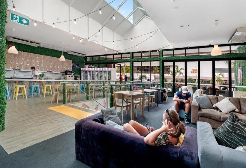 Tequila Sunrise Hostel Surfers Paradise