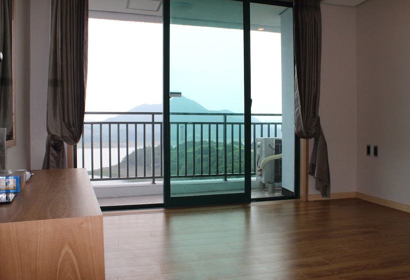 فندق Cheongpung Resort Hill House