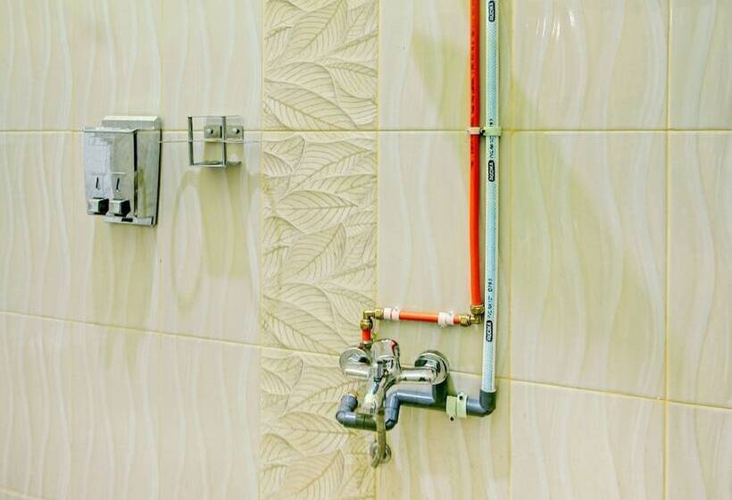 هتل Oyo 90307 Fj Alfaeyza Kost