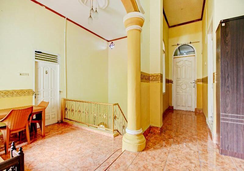 هتل Oyo 90307 Fj Alfaeyza Kost