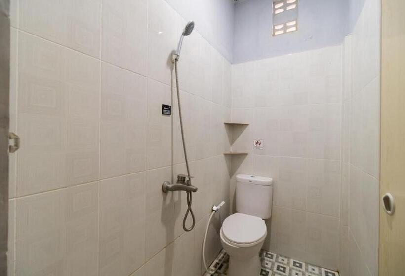 هتل Reddoorz Plus Near Ramayana Pematangsiantar