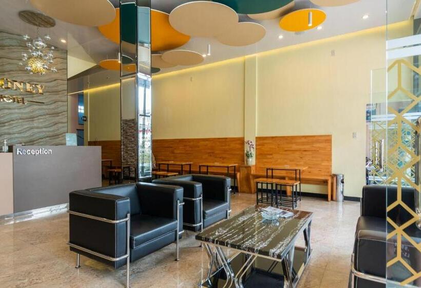 هتل Reddoorz Plus Near Ramayana Pematangsiantar