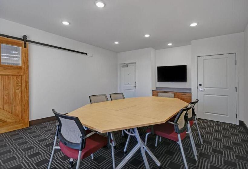 هتل Towneplace Suites By Marriott Grand Rapids Wyoming