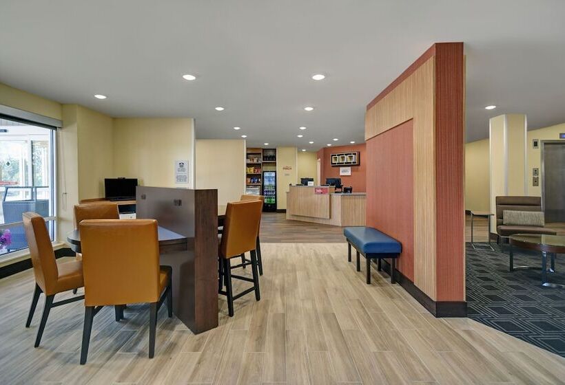 هتل Towneplace Suites By Marriott Grand Rapids Wyoming