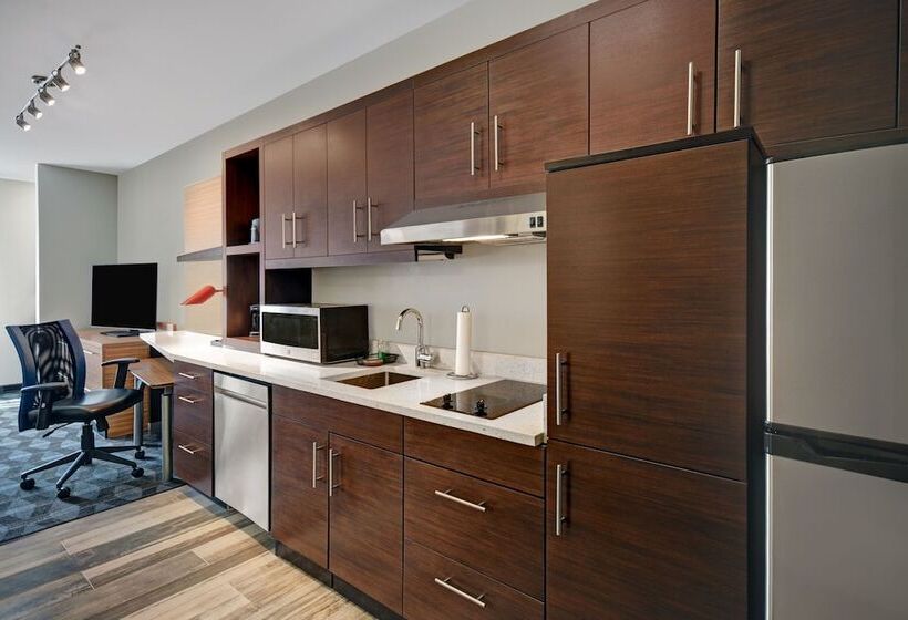 هتل Towneplace Suites By Marriott Grand Rapids Wyoming