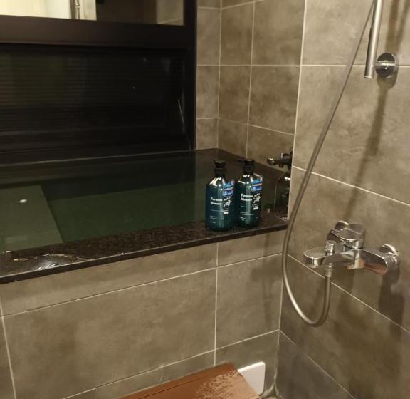 پانسیون Silence And Stillness