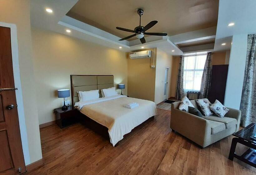 Resort Shalom Farmhouse By The Hillside