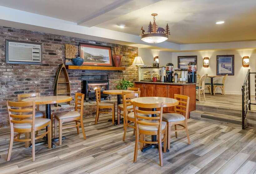 Отель Econo Lodge Cherokee Near River Park