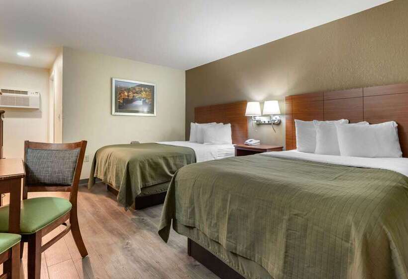 Отель Econo Lodge Cherokee Near River Park