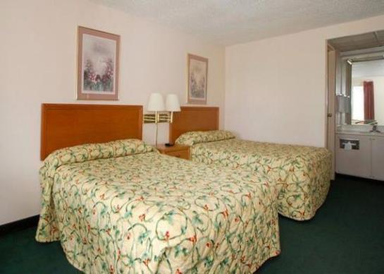 Отель Knights Inn Elyria