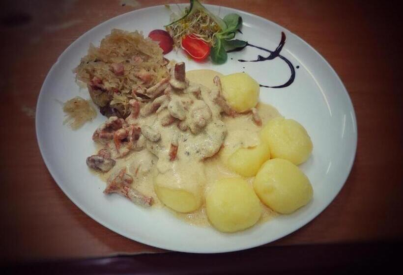 酒店 Komfort Inn   Dwór Hubertus
