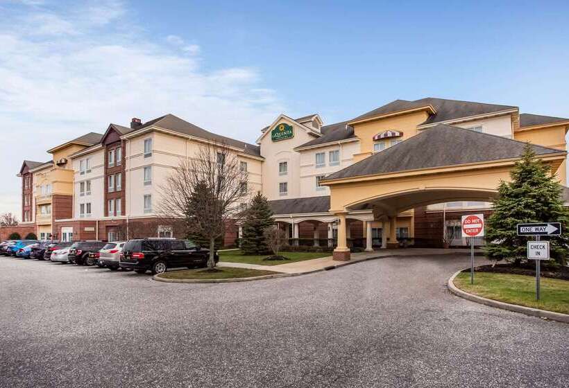 فندق La Quinta By Wyndham Islip   Macarthur Airport