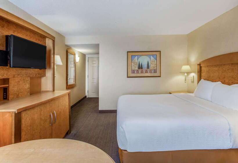 فندق La Quinta By Wyndham Islip   Macarthur Airport