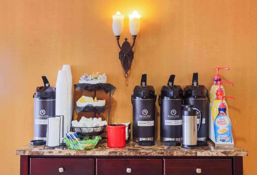 فندق La Quinta By Wyndham Islip   Macarthur Airport