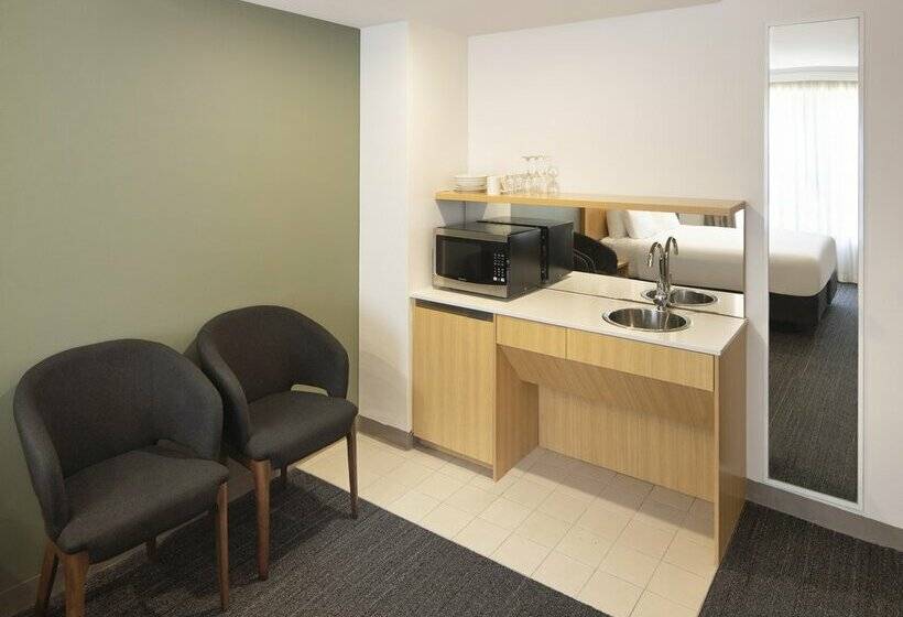 Отель Mercure Sydney Macquarie Park
