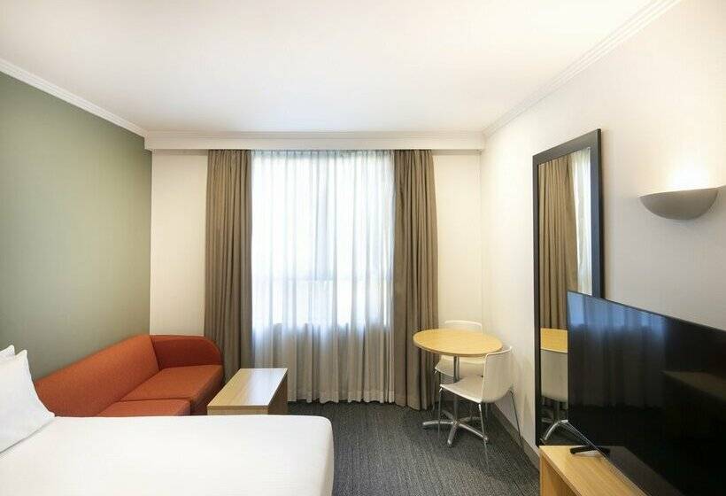 Отель Mercure Sydney Macquarie Park