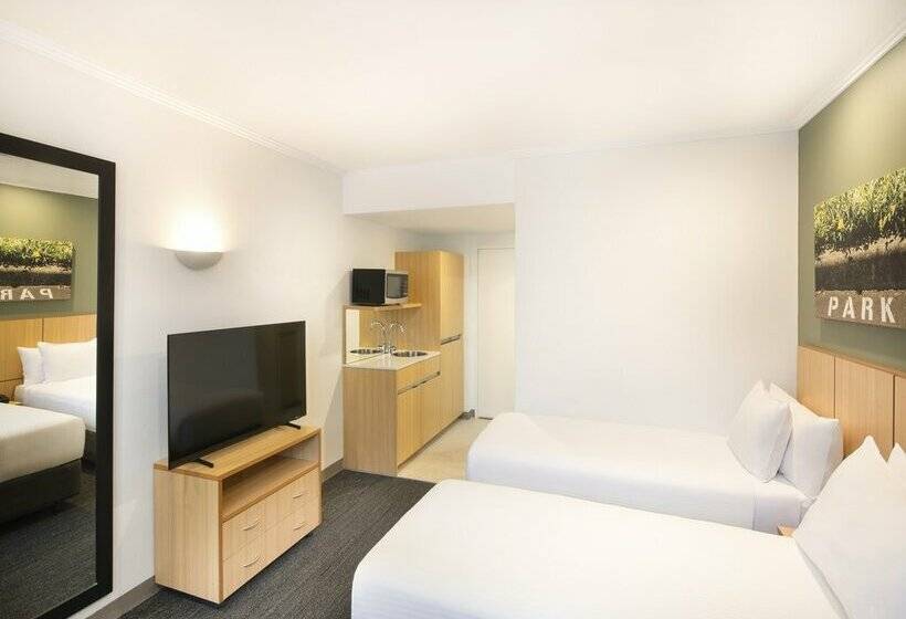 Отель Mercure Sydney Macquarie Park