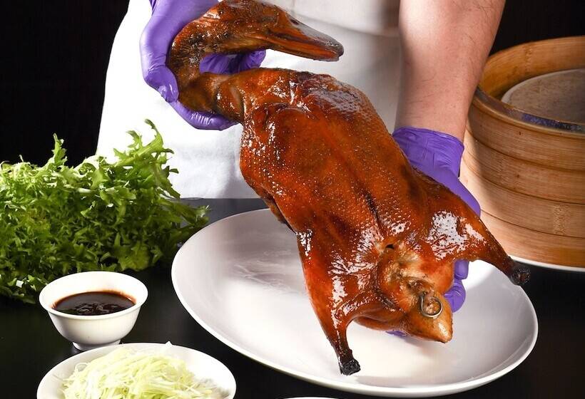 هتل Monarch Plaza