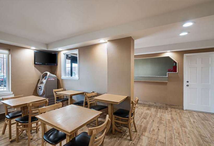 هتل Quality Inn Near Pimlico Racetrack