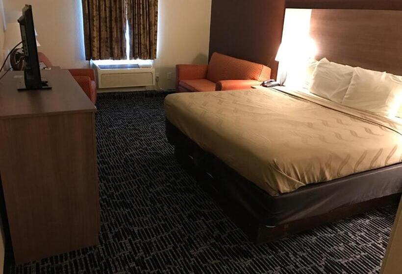 هتل Quality Inn Near Pimlico Racetrack