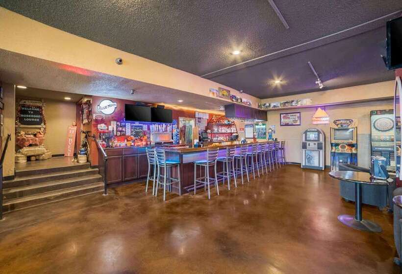 בית מלון כפרי Quality Inn & Suites Goodyear  Phoenix West