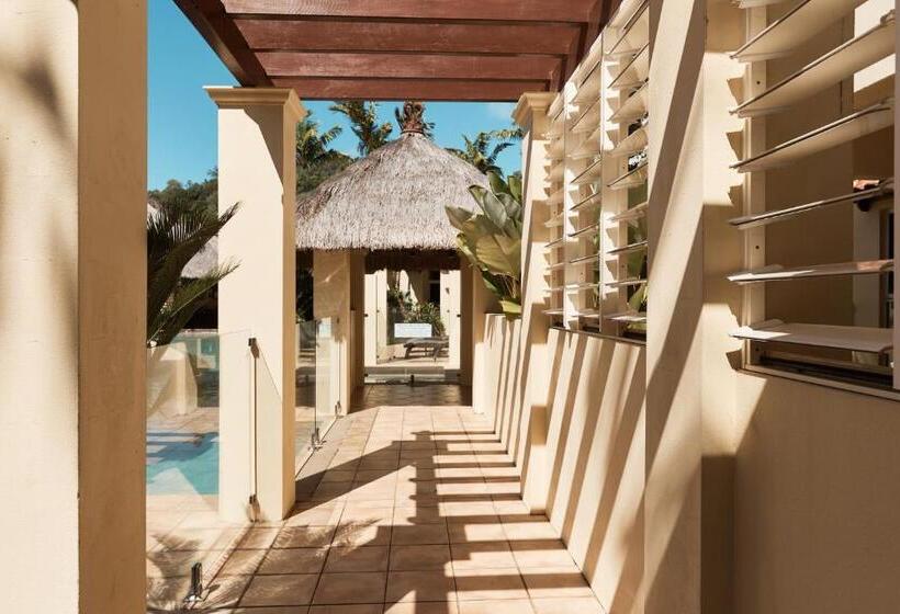 Отель Sea Change Beachfront Apartments