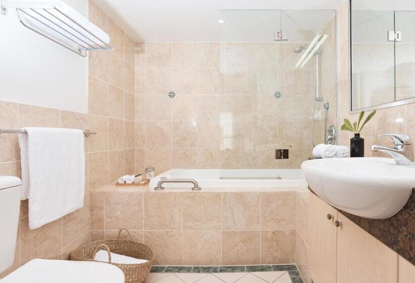Отель Sea Change Beachfront Apartments
