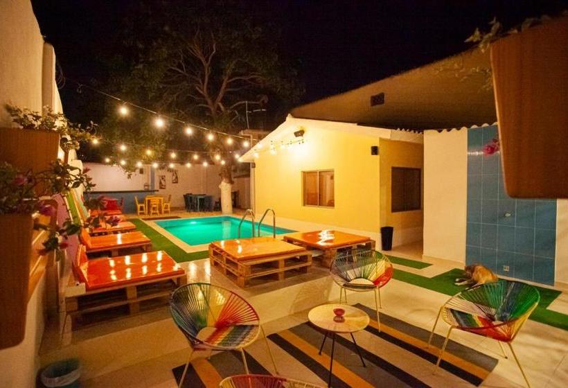 هاستل Hostal El Bando