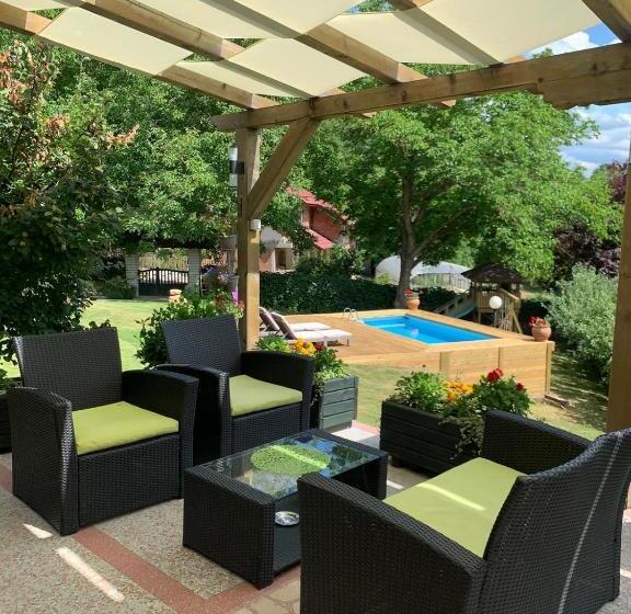 تختخواب و صبحانه Vila Djordjevic   Priroda Vas Okruzuje